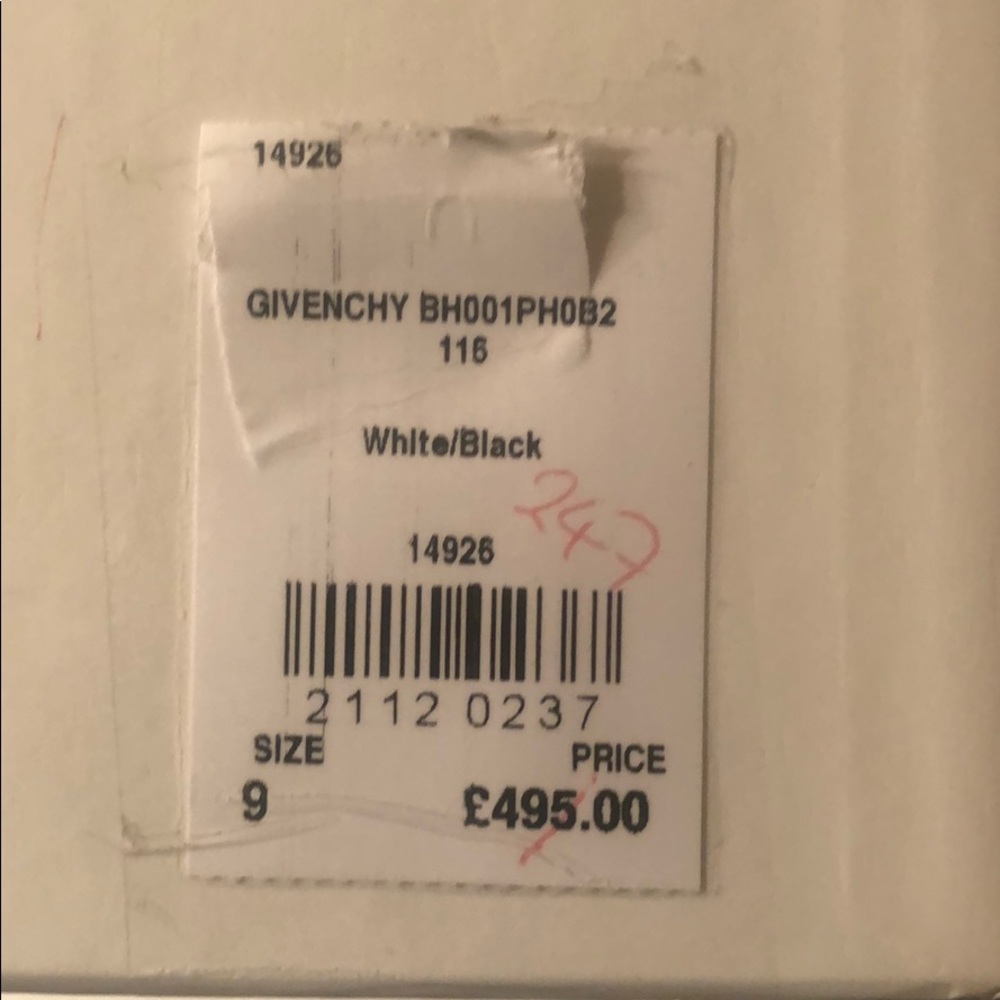 Wrong Size - image 5